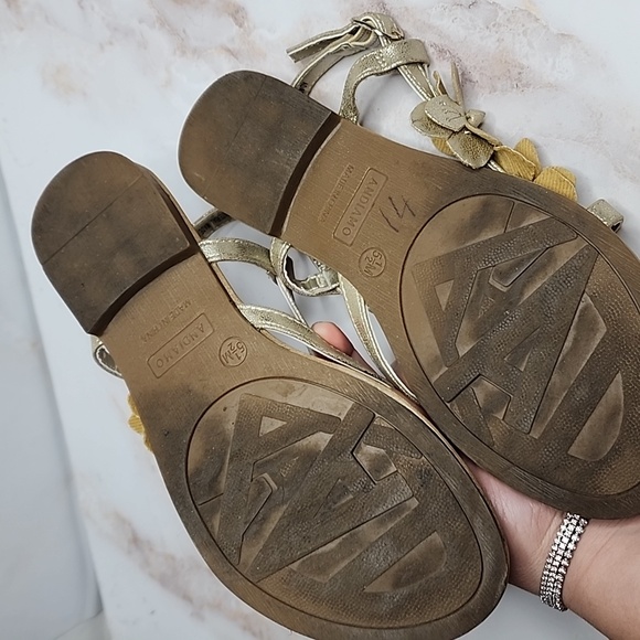 Gold flower sandals - Picture 4 of 4